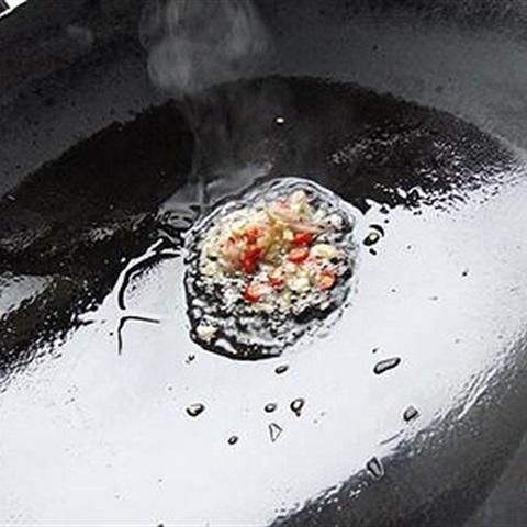 Cách làm mực tươi nướng sốt chua cay