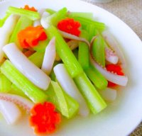 Mực xào cần tây