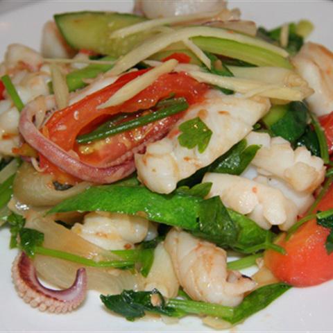 Cách làm mực xào cần tây