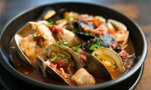 Mực xào cay kiểu Hàn Quốc ngon miễn chê