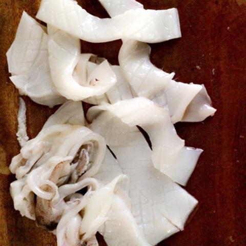 Cách làm mực xào đậu hà lan