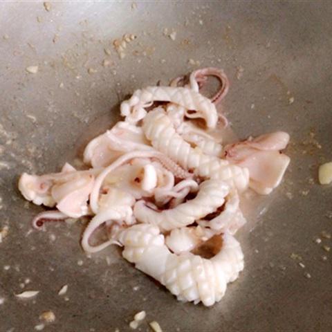 Cách làm mực xào đậu hà lan