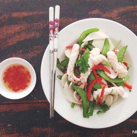 Cách làm mực xào đậu hà lan