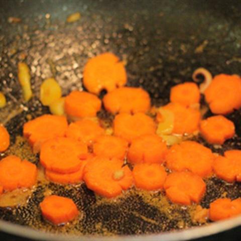 Cách làm mực xào dưa cải