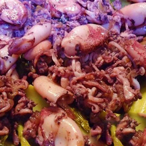 Cách làm mực xào dưa chua