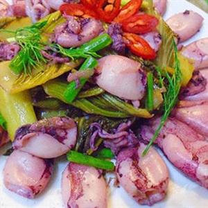 Cách làm mực xào dưa chua