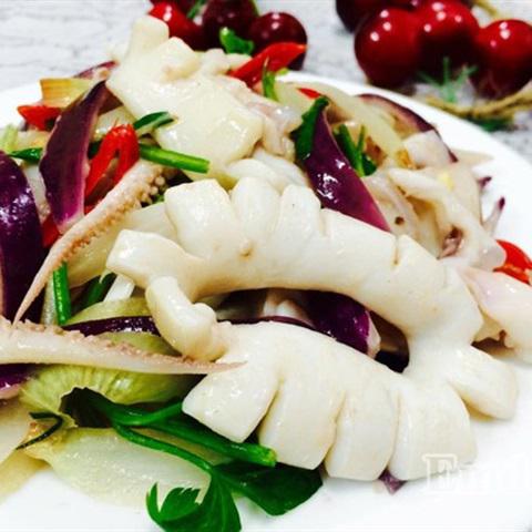 Cách làm mực xào hành tây