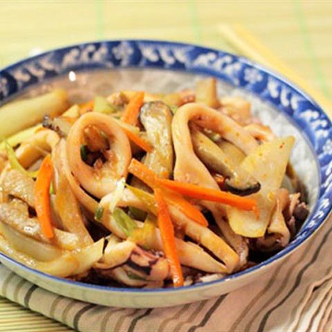 Cách làm mực xào nấm