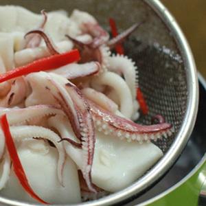 Cách làm mực xào sa tế