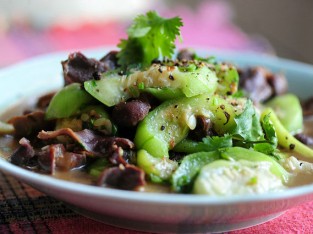 Mướp hương xào lòng gà