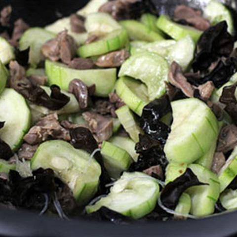 Cách làm mướp hương xào mề gà