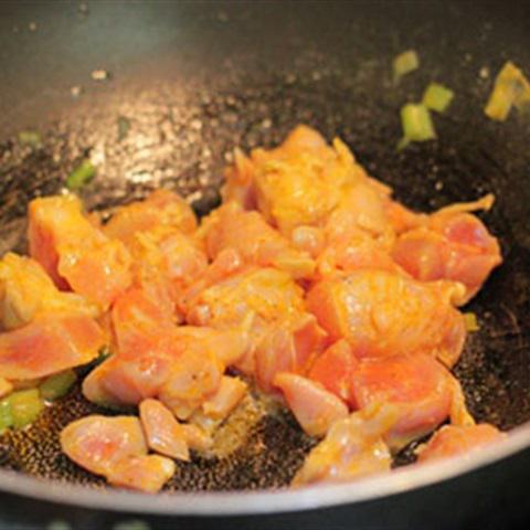Cách làm mướp hương xào thịt gà