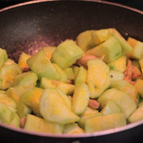 Cách làm mướp hương xào thịt gà