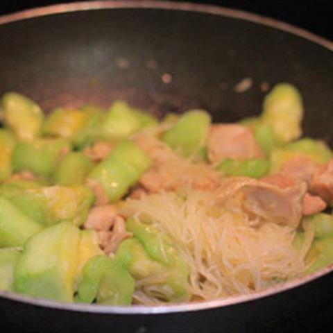 Cách làm mướp hương xào thịt gà