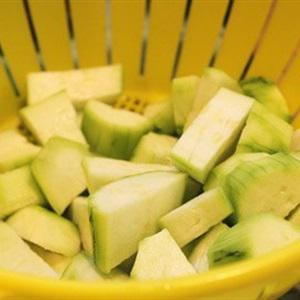 Cách làm mướp xào mề gà