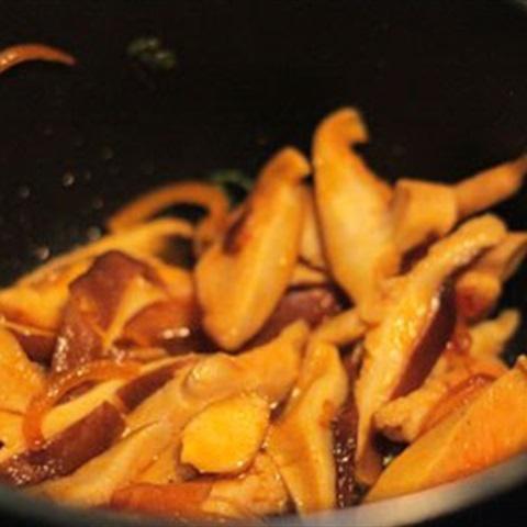 Cách làm mướp xào nấm