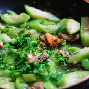 Cách làm mướp xào tôm thịt