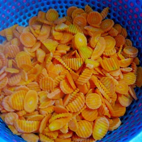 Cách làm mứt cà rốt cắt lát