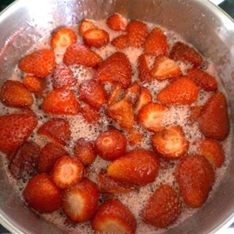 Cách làm mứt dâu tây