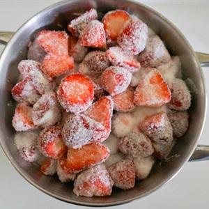 Cách làm mứt dâu tây