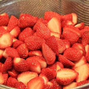 Cách làm mứt dâu tây mật ong