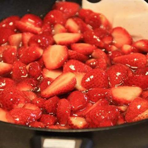Cách làm mứt dâu tây mật ong