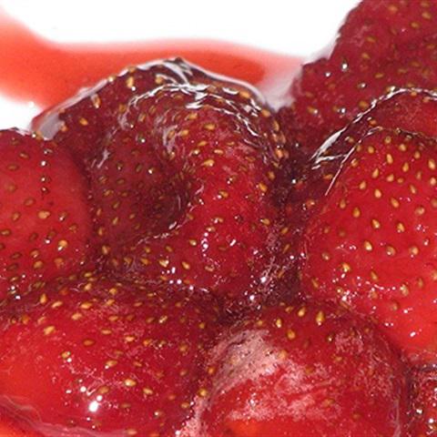 Cách làm mứt dâu tây ngọt thơm