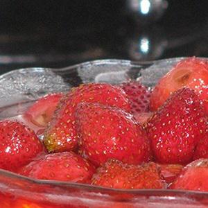 Cách làm mứt dâu tây ngọt thơm