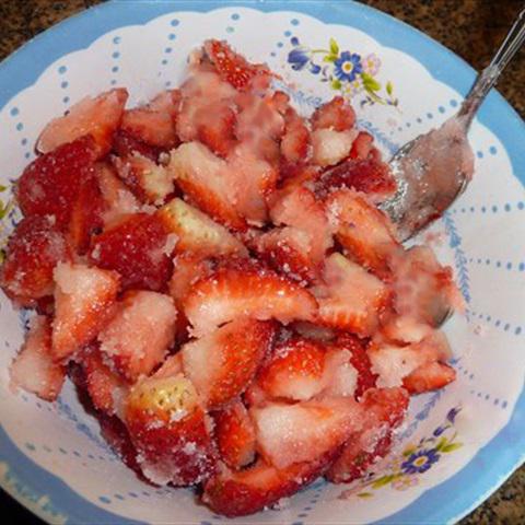 Mứt dâu tây tươi