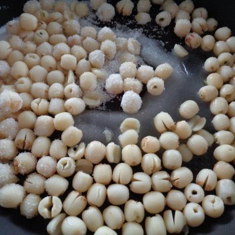 Cách làm mứt hạt sen khô