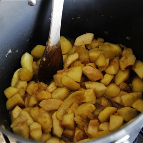 Cách làm mứt táo dẻo thơm