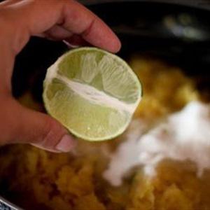 Cách làm mứt thơm chua ngọt