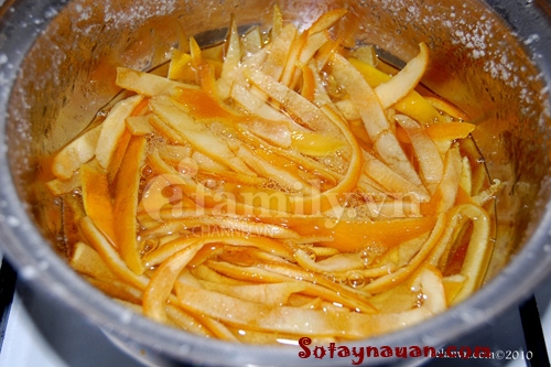 Mứt vỏ cam dẻo thơm chống viêm họng ngày lạnh