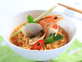 Mỳ gói nấu hải sản