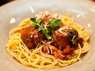 Mỳ kiểu ý thịt viên