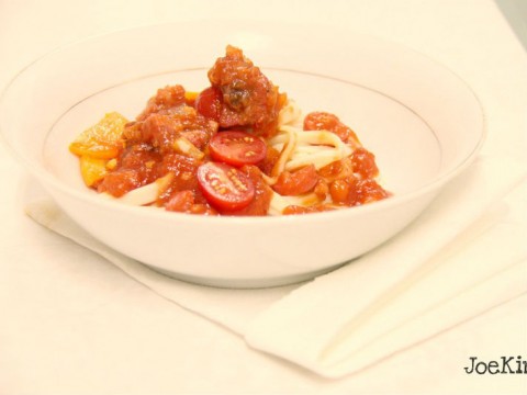 Mỳ ý sườn nấu rượu vang