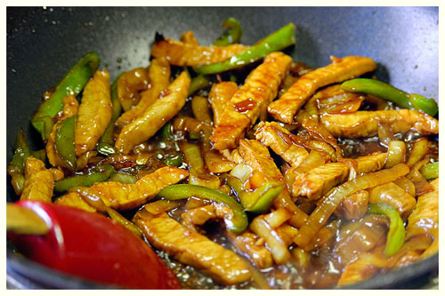 Mỳ Ý  Tagliatelle rau chân vịt kèm sốt cà chua đậm đà, hấp dẫn