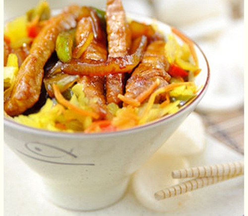 Mỳ Ý  Tagliatelle rau chân vịt kèm sốt cà chua đậm đà, hấp dẫn