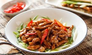 Mỳ Ý  Tagliatelle rau chân vịt kèm sốt cà chua đậm đà, hấp dẫn