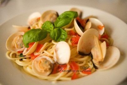 Mỳ ý và nghêu sốt bơ chanh