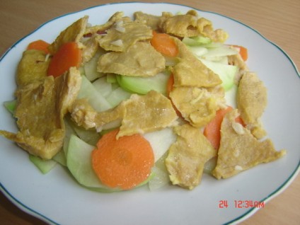 Nầm bò xào rau củ