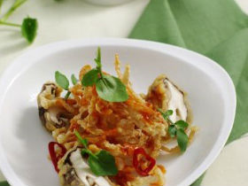 Nấm chiên giòn sốt chua ngọt