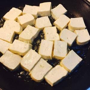 Cách làm nấm đông cô đậu hũ kho sả ớt