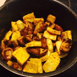 Cách làm nấm đông cô đậu hũ kho sả ớt