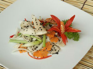 Nấm đùi gà xào mè đen