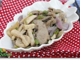 Nấm đùi gà xào thịt bò