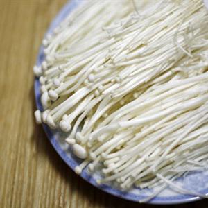 Cách làm nấm kim châm hấp nước tương