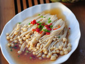 Nấm kim châm hấp nước tương