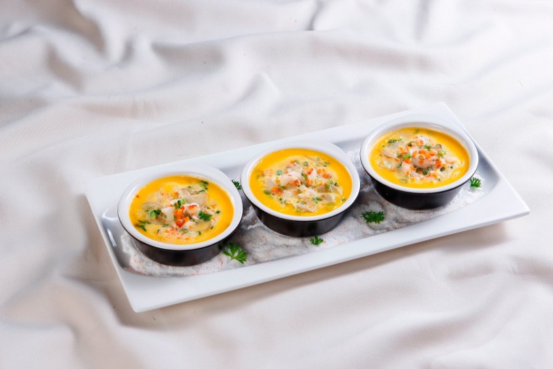 Nấm kim châm hấp tôm trứng