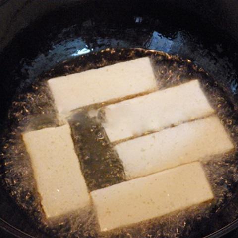 Cách làm nấm kim châm xào đậu hũ